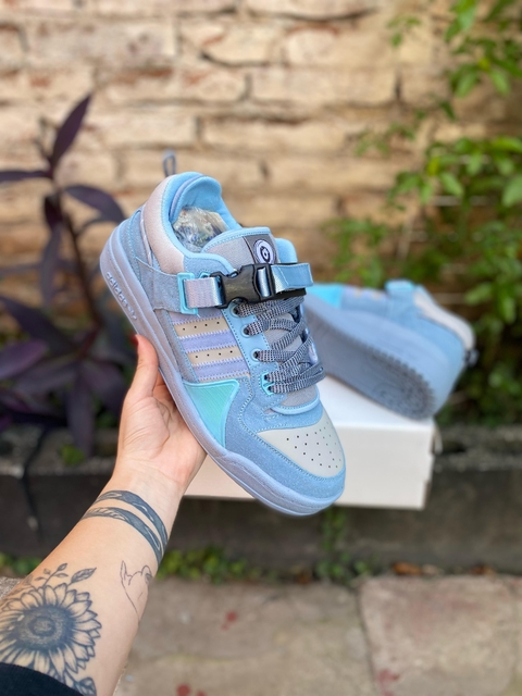 Forum Bad Bunny Celeste - comprar online