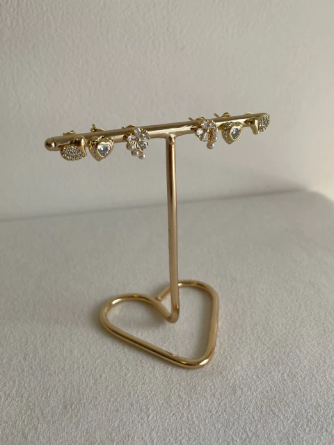 BRINCO TRIO FLOR COM CORAÇÕES FO) 29654 - comprar online