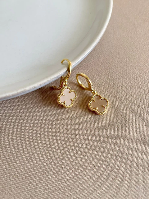 BRINCO ARGOLA CLIQUE VAN-CLEEF ACRILICO FOLHEADO 2,5 CM- 28315 - comprar online