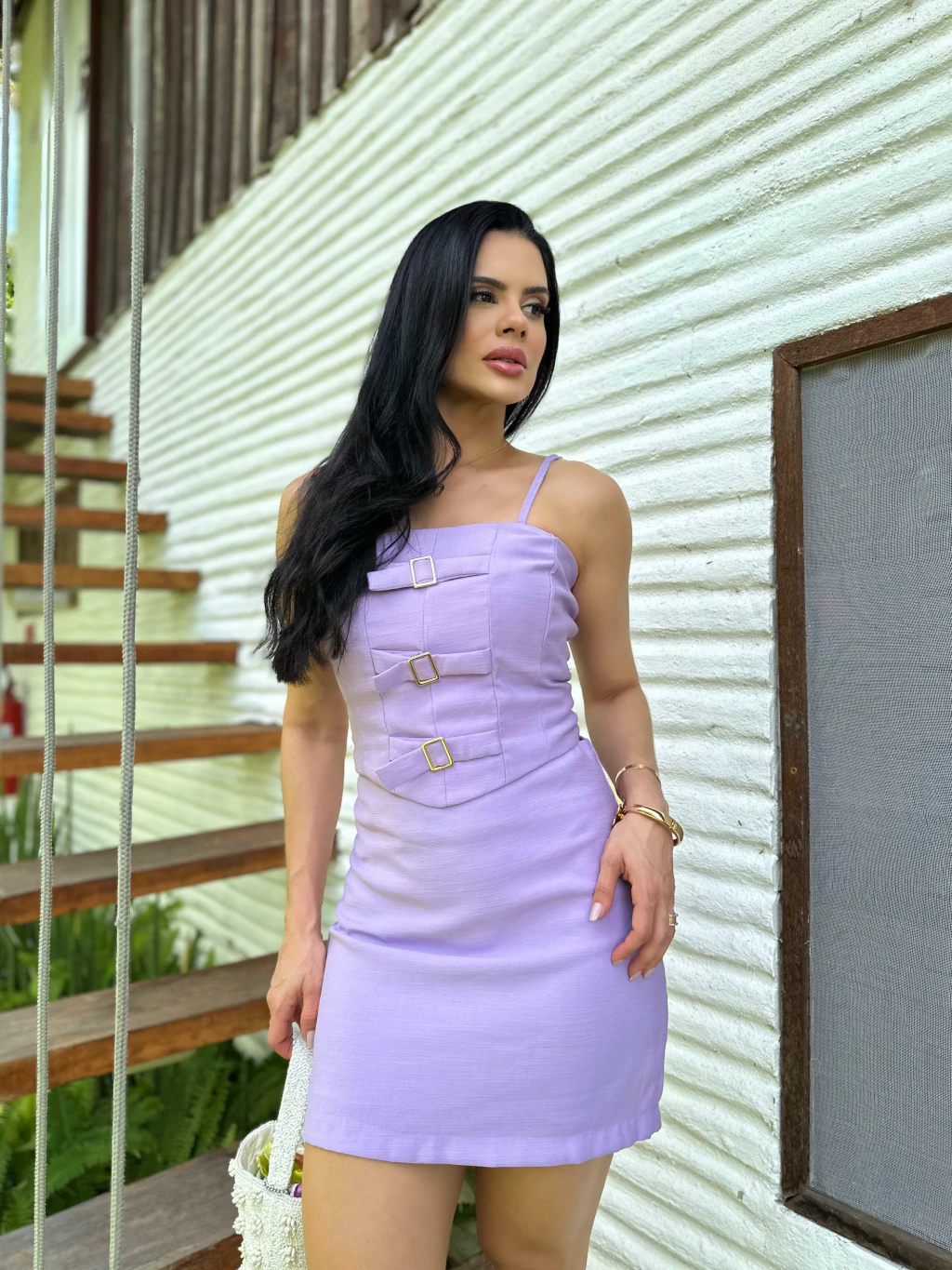 Conjunto de saia com detalhe de fivela