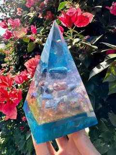 Pirâmide Orgonite Nubia P Meditação