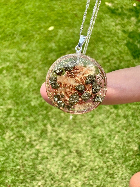 Pingente Orgonite Medalha Prosperidade