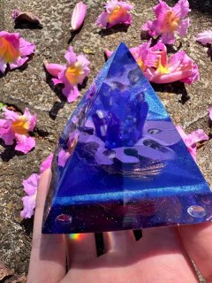 Pirâmide Orgonite Castelo de Cristal Ametista P na internet