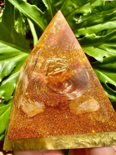 Pirâmide Orgonite P Abertura de Caminhos Extra na internet