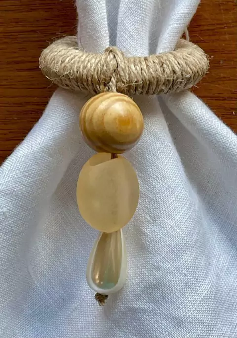 PORTA GUARDANAPO MADEIRA PEROLA GOTA