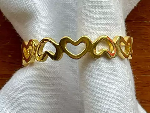 PORTA GUARDANAPO ZINCO CORACAO DOURADO