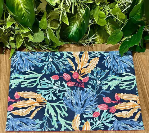 LUGAR AMERICANO DUPLA FACE IMPERMEAVEL CORAIS MAGENTA/MAGENTA 35X45CM