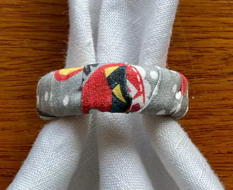 PORTA GUARDANAPO INFANTIL ENCAPADO MINIE/MICKEY FUDO CINZA POA