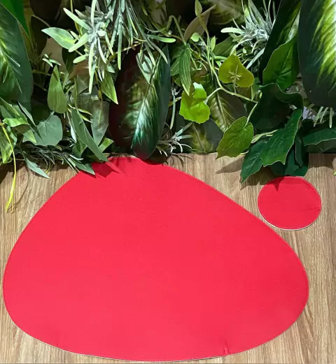 LUGAR AMERICANO DUPLA FACE IMPERMEAVEL VERMELHO/BEGE ORGANICO COURO ECOLOGICO C/PORTA COPOS 46X38CM