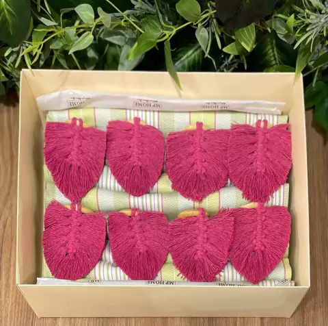 KIT 08 LUGARES AMERICANOS LISTRADOS VERDE/ROSA/BRANCO COM PORTA GUARDANAPO MACRAME PINK