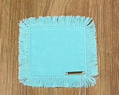 PORTA COPO LINHO AZUL CLARO DESFIADO BORDADO