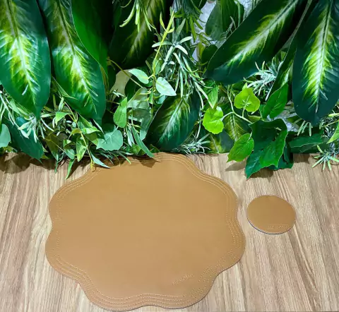 LUGAR AMERICANO DUPLA FACE IMPERMEAVEL FLOR COLECAO CORES E FORMAS AZ ESC/CARAMELO COURO ECOLOGICO 42CM C/PORTA COPOS