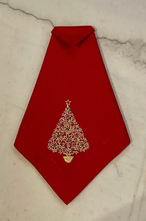 GUARDANAPO VERMELHO BORDADO ARVORE DE NATAL 40X40CM