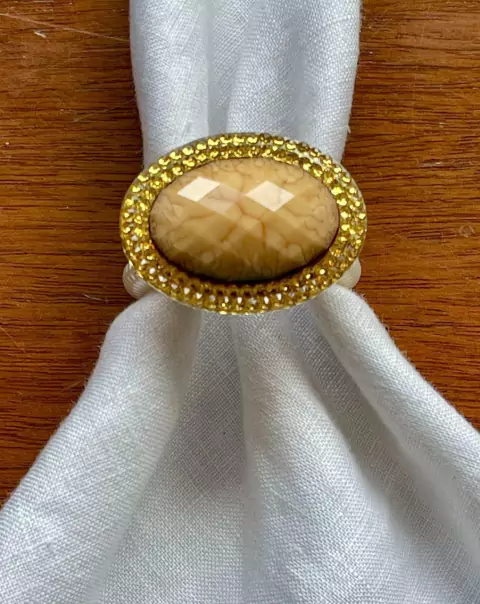 PORTA GUARDANAPO PEDRA BEGE RAJADA COM STRASS AMARELO