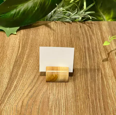 MARCADOR DE LUGAR EM MADEIRA