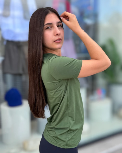 Remera MILLE Verde militar - comprar online