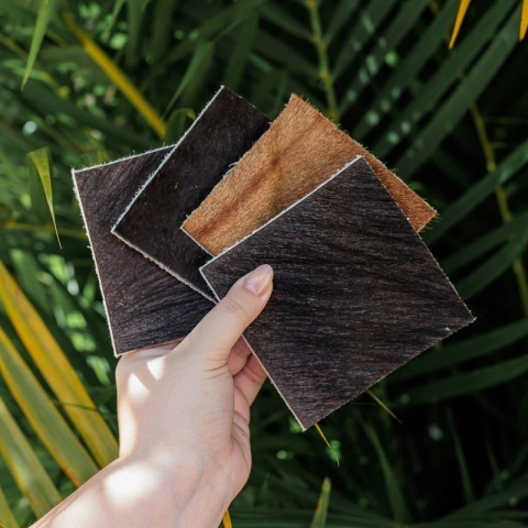 Mini Mat Tapete de Pele Bovina Luv