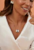 Colar Borboleta Madrepérola, Fusion Esmeralda Colombiana - Banho Ouro 18k - Misia Acessórios de Luxo