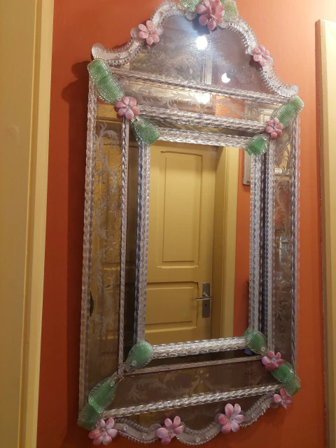 ESPELHO ANTIGO EM MURANO CINZA COM FLORES ROSA