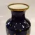 VASO PORCELANA SÈVRES AZUL COBALTO COM MEDALHÃO
