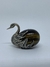 CISNE DE PRATA COM PEDRA MARROM - loja online