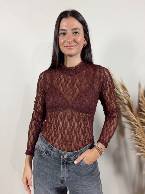 Remera encaje rombitos