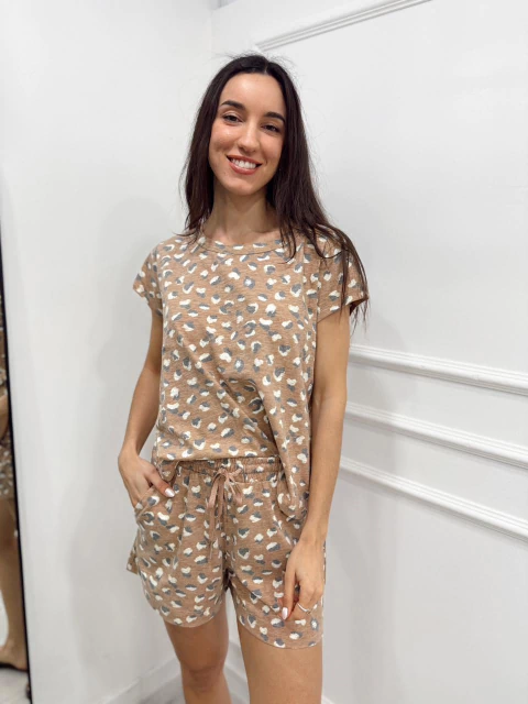 Remera gigi leobase st marie - comprar online