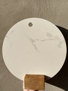 Imagen de SET DE 3 TABLAS CON SOPORTE DE MADERA
