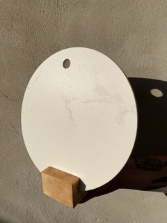 SET DE 3 TABLAS CON SOPORTE DE MADERA en internet