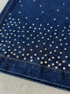 Saia Evangélica Jeans Escuro Azul Chuva de Brilho Cintura Alta Reta Midi Com Botões e Decorações de Strass Brilho - Ptrl Jeans | Moda Jeans