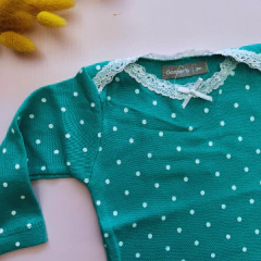 Remera Lunares verde en internet