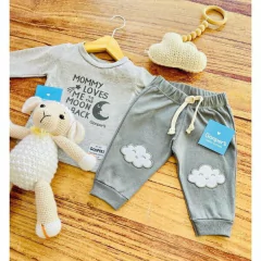 Remera Mommy loves en internet