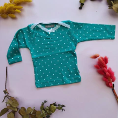 Remera Lunares verde