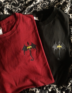 PREVENTA (Leer descripción) - Remera CROP bordada Fourth Wing - comprar online