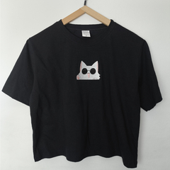 PREVENTA (Leer descripción) - Remera bordada Gojo Cat - Okasan Store