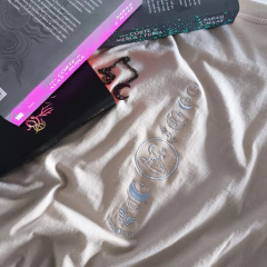 Remera Velaris frente y espalda en internet