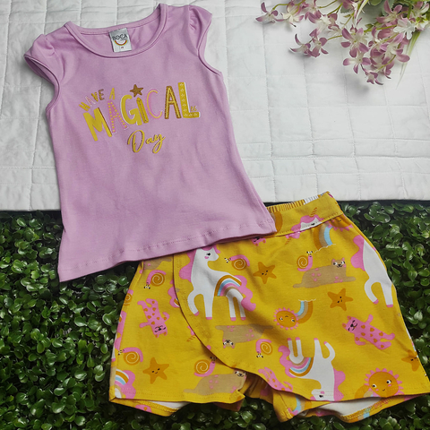 Conjunto Menina Blusinha Regata Rosa Estampada Roxa c/ Shorts Saia Amarelo Estampado - Boca Grande