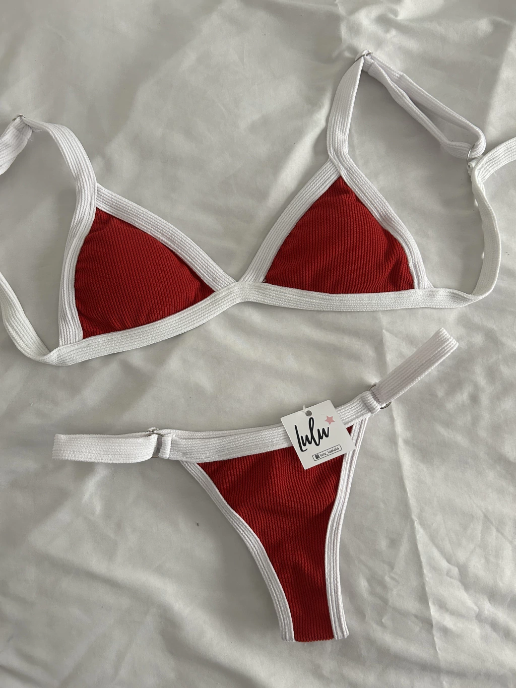 Triangulo texturado rojo/blanco