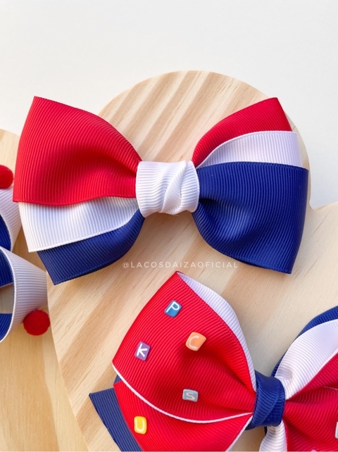 Laço Gravatinha Tricolor Escolar