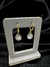 Brinco Mini Argola com Quartzo Rutilado – Banhado a Ouro 18K - Clareza Mental. - Preciosidades Naturais
