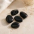 Obsidiana Negra Rolada Natural – Proteção Energética e Escudo Espiritual - Preciosidades Naturais | Cristais Naturais Selecionados com Energia e Intenção