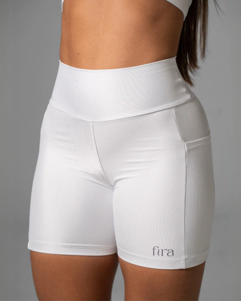 Bermuda Move Shine Branca - Alta compressão, Forro interno, Bolsos laterais, Comprimento confortável, Zero transparência - comprar online
