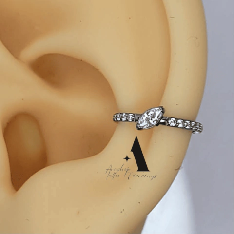 argola cravejada com uma zirgonia elipse TN0204