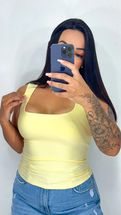 Blusa Vitória - Amarelo manteiga - comprar online