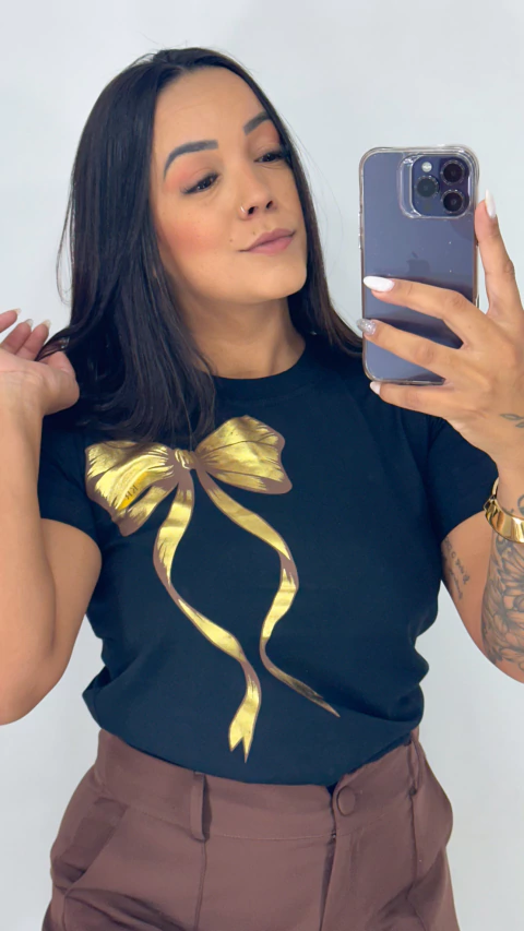 T-shirt Laço metalizada - Preto (veste P/M/G) - comprar online