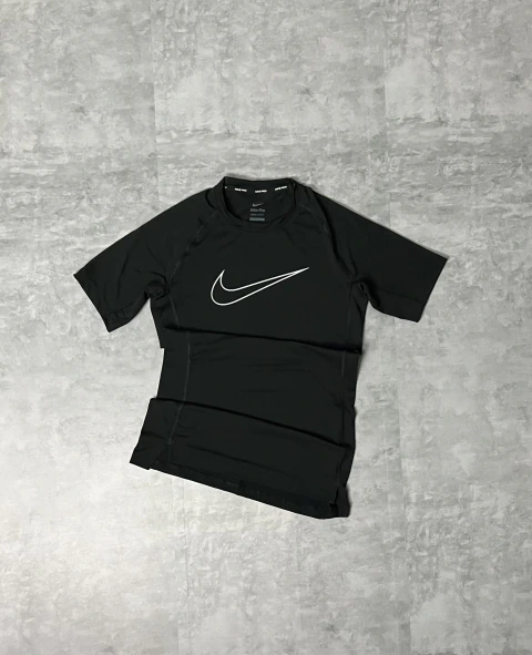 Camiseta Nike Pró Dri fit