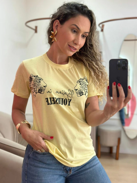 Camiseta T-shirt Tam Único - Cor Amarela- Onça - comprar online