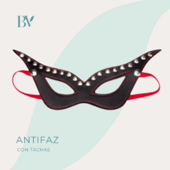 Antifaz con tachas