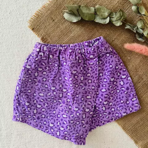 Short Pollera, Print Lila de gabardina