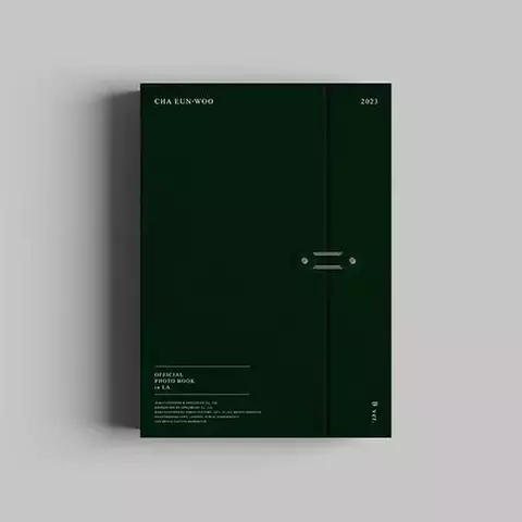 Astro Cha Eun Woo 2023 Oficial Photobook in LA Ver. B